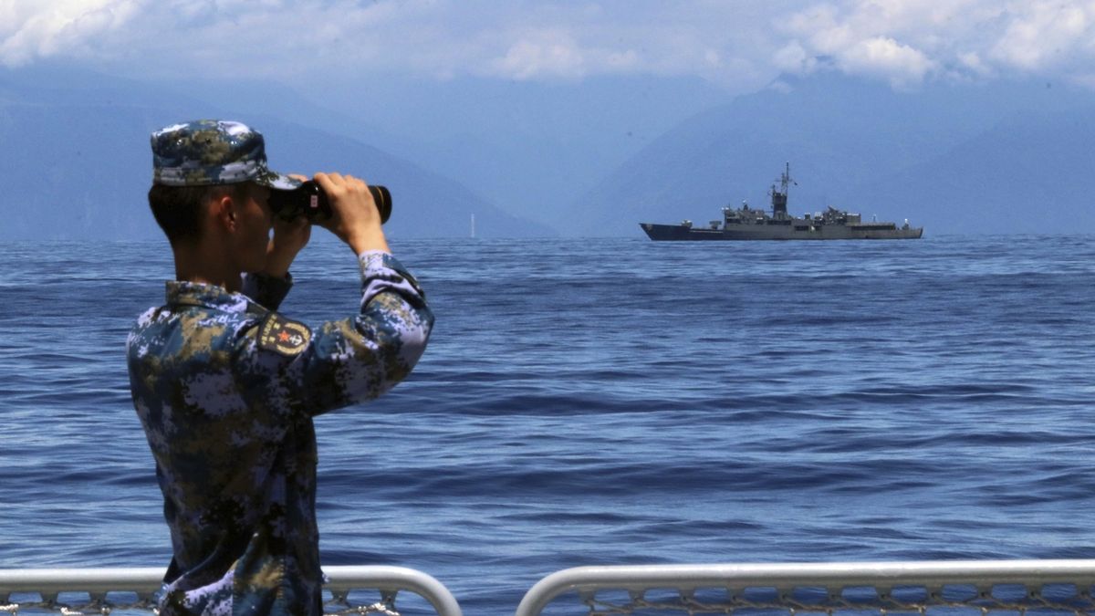 Čínské lodě a letadla nadále simulují útok na Tchaj-wan